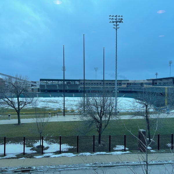 2/12/2022 tarihinde Gene B.ziyaretçi tarafından Victory Field'de çekilen fotoğraf