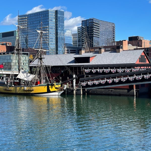 Das Foto wurde bei Boston Tea Party Ships and Museum von Gene B. am 10/18/2021 aufgenommen