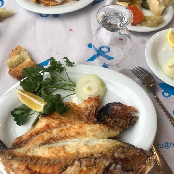 Снимок сделан в Çapa Restaurant пользователем Nur Y. 4/6/2019