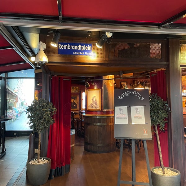 10/15/2021 tarihinde Catherine T.ziyaretçi tarafından Café Rembrandt'de çekilen fotoğraf