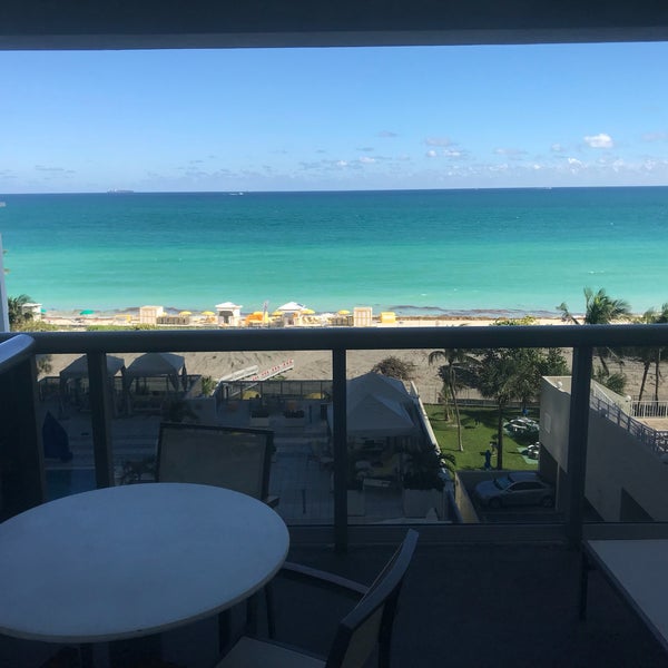 Das Foto wurde bei Hilton Cabana Miami Beach von Andy G. am 11/10/2017 aufgenommen