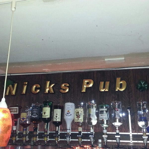 รูปภาพถ่ายที่ Nick&#39;s Pub โดย Andy G. เมื่อ 3/1/2013