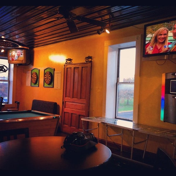 Foto tirada no(a) The Pat Connolly Tavern por Erin M. em 10/21/2012