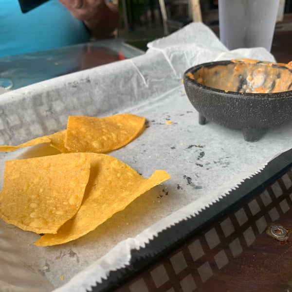 Снимок сделан в Raging Burrito &amp; Taco пользователем Martin D. 7/29/2019