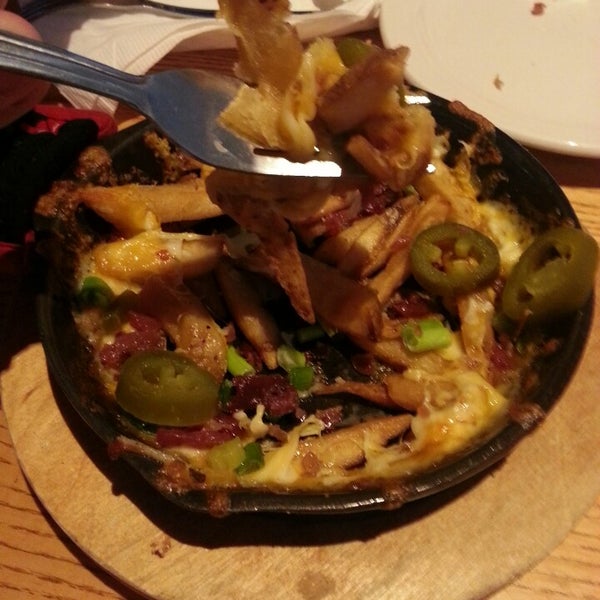 Photo taken at Chili&#39;s Grill &amp; Bar by Gwenlyn N. on 4/28/2014