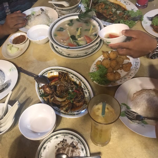 Azlan Seafood - 8 tips