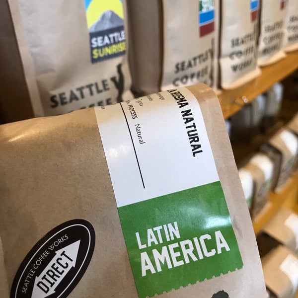 รูปภาพถ่ายที่ Seattle Coffee Works โดย C.Y. L. เมื่อ 9/19/2018