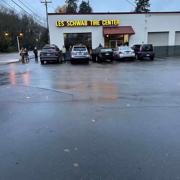 Les Schwab Tire Center Automotive Repair Shop in Lake City