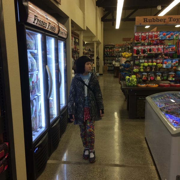 Mud Bay - Pet Supplies Store in Capitol Hill