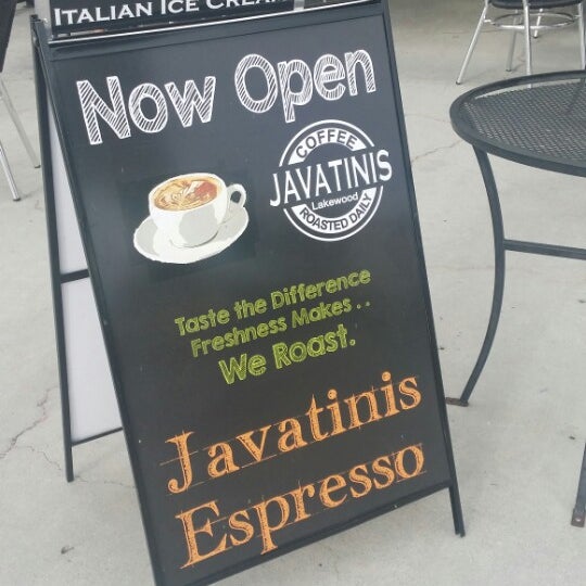 Photo prise au Javatinis Espresso par Lynn K. le7/7/2015