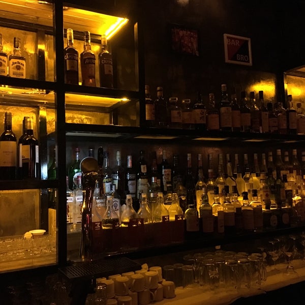 Бар mirror. Готический ночной клуб. Клубы твери. Mirror club bali. Mirror club.