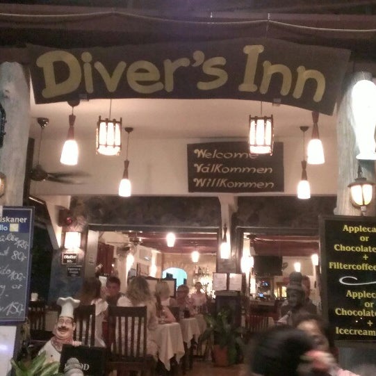Foto tirada no(a) Diver&#39;s Inn Steakhouse por Vanalee N. em 3/6/2013