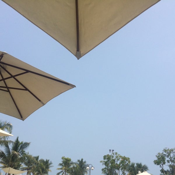 10/11/2014にСергей В.がHoliday Beach Hotel Danang Hotel &amp; Resortで撮った写真