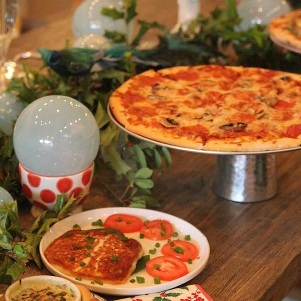 รูปภาพถ่ายที่ Marye&#39;s Gourmet Pizza Pub โดย Marye&#39;s Gourmet Pizza Pub เมื่อ 12/16/2013