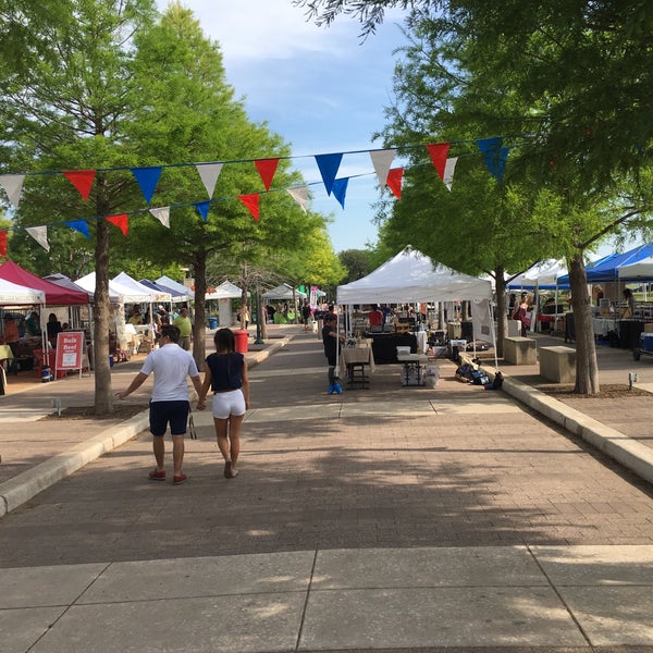 Foto tirada no(a) Mueller Farmers Market por Paul em 4/29/2018