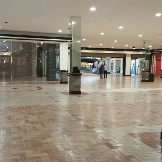 2/6/2016에 Mary E.님이 Security Square Mall에서 찍은 사진