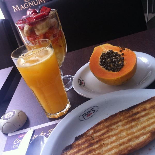 Photo taken at Fran&#39;s Café Moema by Rafa Borges on 1/14/2014