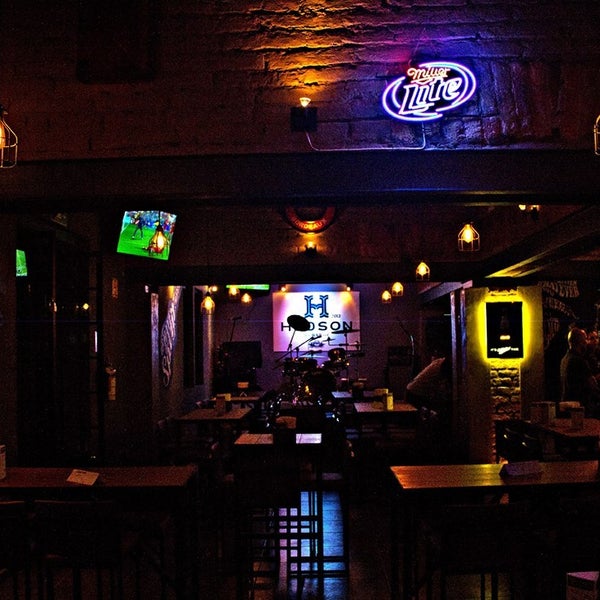 รูปภาพถ่ายที่ Hudson Bar โดย Hudson Bar เมื่อ 2/16/2014