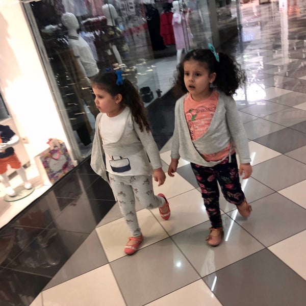 5/24/2018에 Hatem G.님이 Art Mall에서 찍은 사진