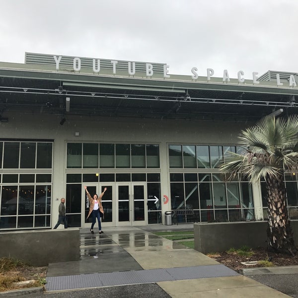 Photo taken at YouTube Space LA by Alexander U. on 2/6/2017