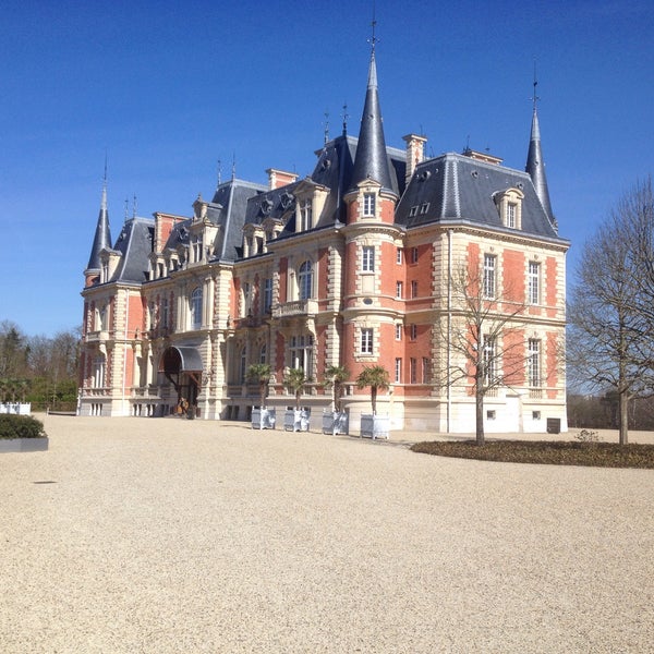 Photo taken at Les Fontaines by Janick C. on 3/13/2015