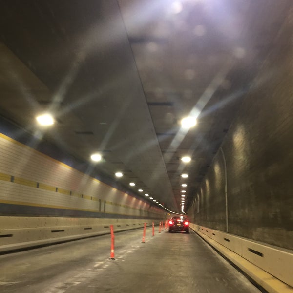 Photo prise au Hugh L. Carey Tunnel par Ckl O K. le10/28/2017