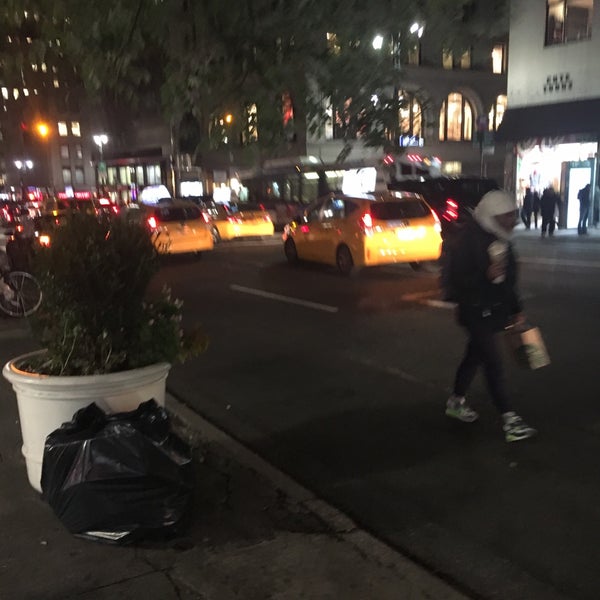Das Foto wurde bei The Langham, New York, Fifth Avenue von iChhann am 10/28/2016 aufgenommen