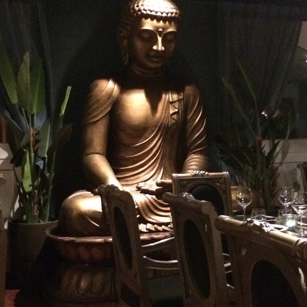 Das Foto wurde bei Elephant Restaurant &amp; Lounge Club von Darío P. am 6/14/2014 aufgenommen