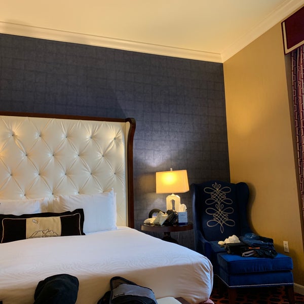 รูปภาพถ่ายที่ Kimpton Hotel Monaco Salt Lake City โดย Dark I. เมื่อ 3/2/2019