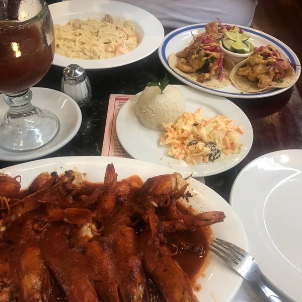 Photo prise au Maleconero Restaurante par Becky B. le9/29/2019