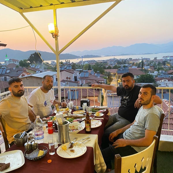 Foto scattata a King&#39;s Garden Restaurant da Alim Kızıl il 7/21/2021