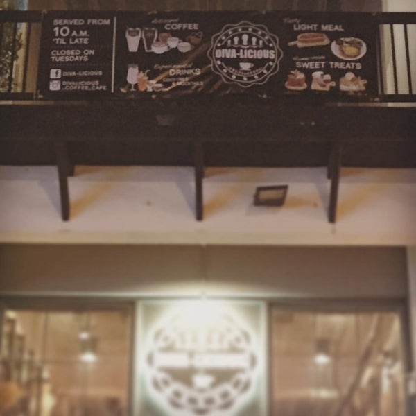 Foto tomada en Diva-Licious Coffee Cafe&#39;  por Gin G. el 9/11/2015