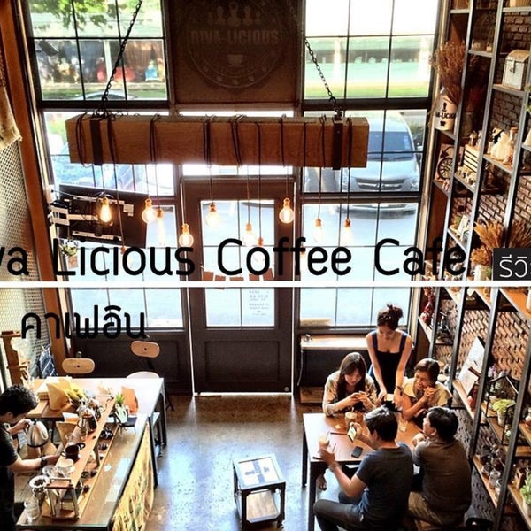 Foto tomada en Diva-Licious Coffee Cafe&#39;  por Gin G. el 7/28/2015