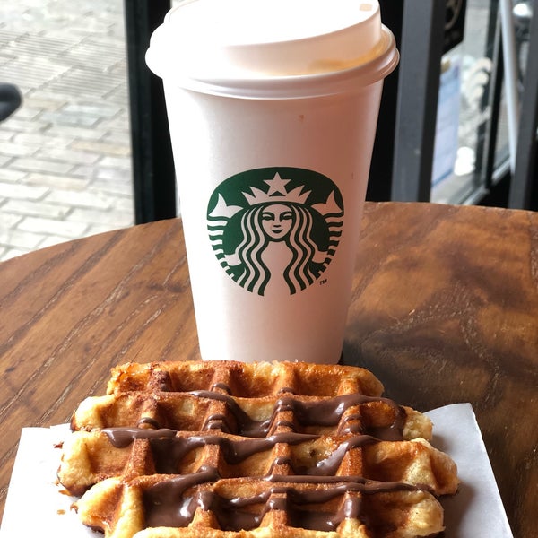 Das Foto wurde bei Starbucks von Михаило П. am 5/3/2019 aufgenommen