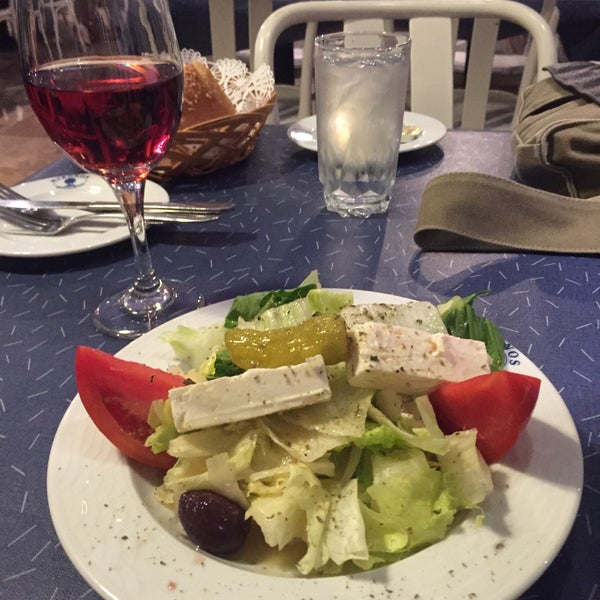 Photo taken at Mykonos Greek Restaurant by 🇰🇼 Subah 🇬🇷 on 10/10/2015