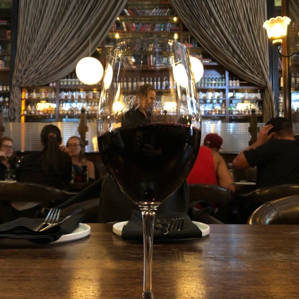 Foto tirada no(a) The Misfit Restaurant + Bar por Aleksey em 9/26/2019