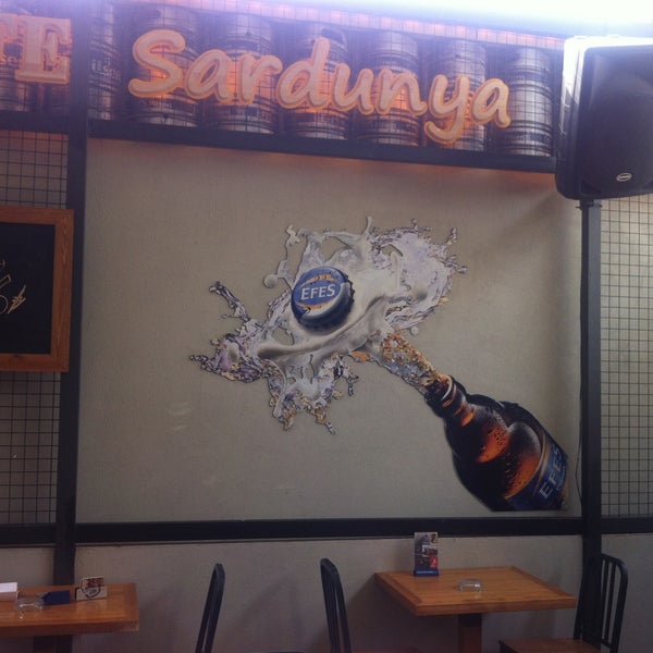 Foto tirada no(a) Sardunya Cafe &amp; Bar por Hami T. em 5/11/2013