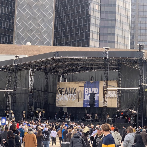 Champions Square Central Business District Superdome at Benson Tower