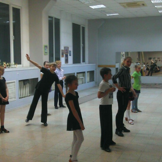 Темп в музыке и хореографии. Танцевальный батл название мероприятия. Темп танца. Ансамбль современного танца vertical. Спортивные бальные танцы презентация.