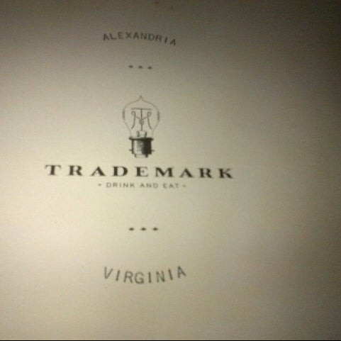 รูปภาพถ่ายที่ Trademark Drink &amp; Eat โดย Diane M. เมื่อ 2/12/2013