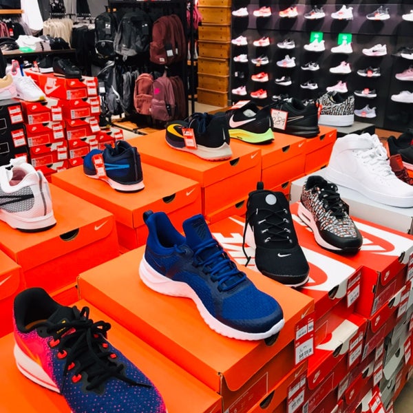 Photos at Nike Store 8 tips from 843 visitors