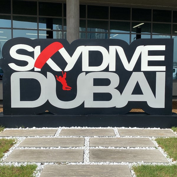 Foto diambil di Skydive Dubai oleh Sara M. pada 8/18/2023