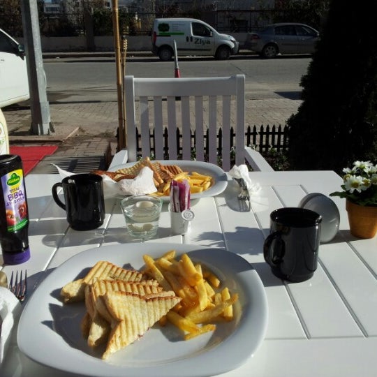 Photo taken at Beyaz Cafe by ekrem a. on 12/9/2012