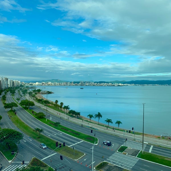 รูปภาพถ่ายที่ Florianópolis โดย Roberto J. เมื่อ 1/20/2019