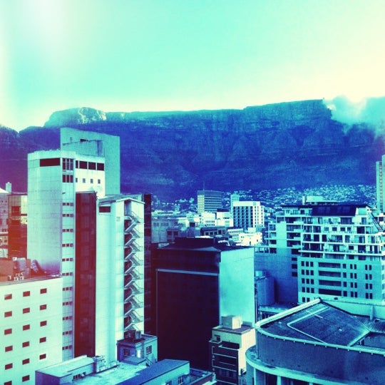 Foto tomada en Holiday Inn Cape Town  por Markus G. el 10/25/2012