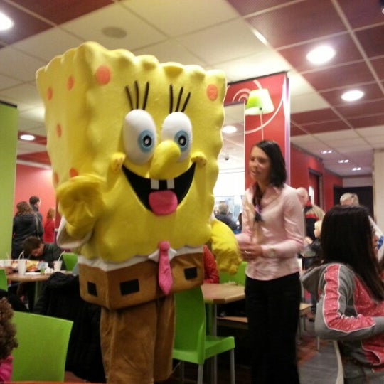 รูปภาพถ่ายที่ McDonald&#39;s โดย Moos-ie เมื่อ 11/3/2012