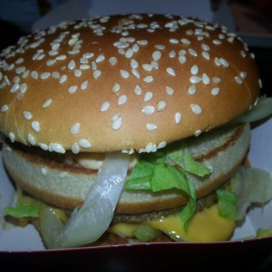 Foto tomada en McDonald&#39;s  por Moos-ie el 11/22/2012