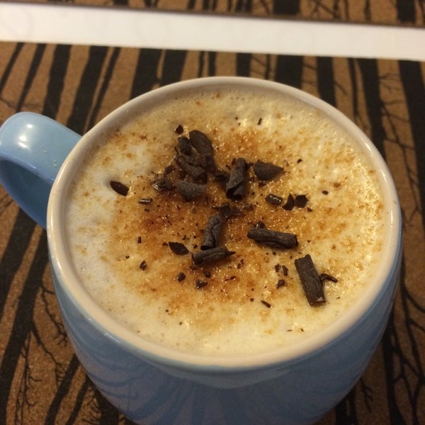 Пряный сливочный кофе с карамелью... До безумия вкусно! В чем секрет баристы? :)