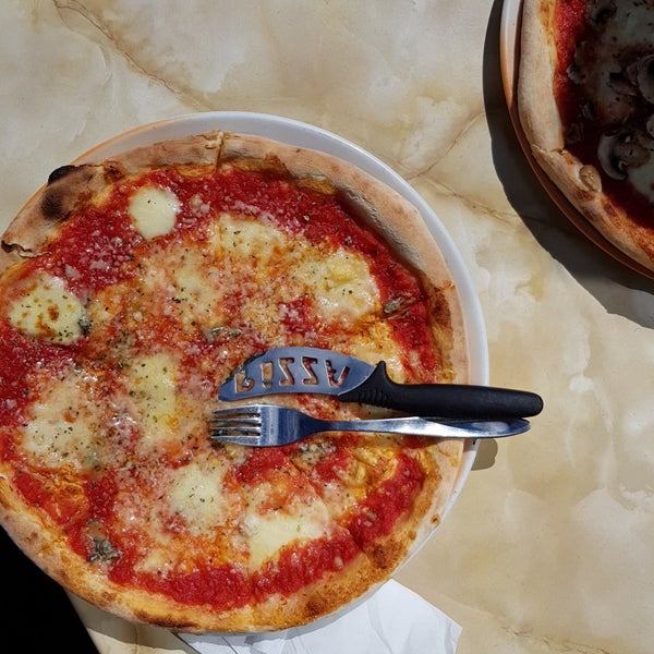 รูปภาพถ่ายที่ Pizzeria La Fiorita โดย Egman เมื่อ 7/14/2018