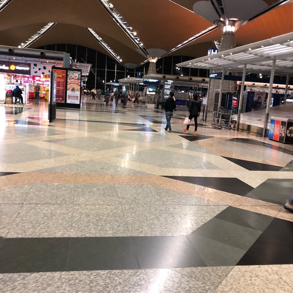 2/23/2018 tarihinde maria e.ziyaretçi tarafından KLIA Main Terminal Building'de çekilen fotoğraf